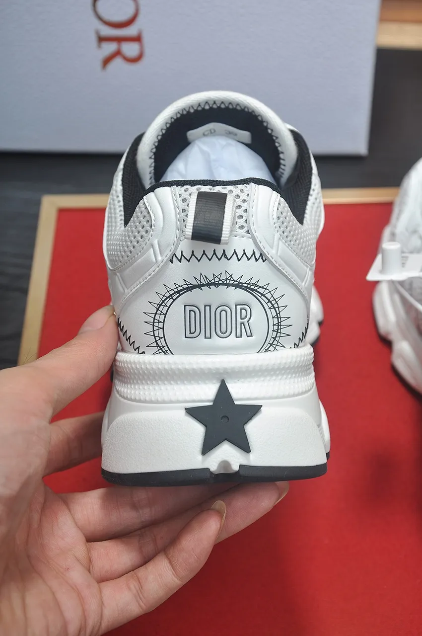 Men's shoes 💰: 640💶 (couples model) Brand: Dior (Dior) Standard code: Women's code 35-40. Men's code 38-44 (45 customized) Grade: Same as the official website Material: Top-quality original cowhide stitching Original wear-resistant and lightweight outsole Style category: Fashionable casual shoes Distinguished luxury brand elements top luxury Color: Actual picture color